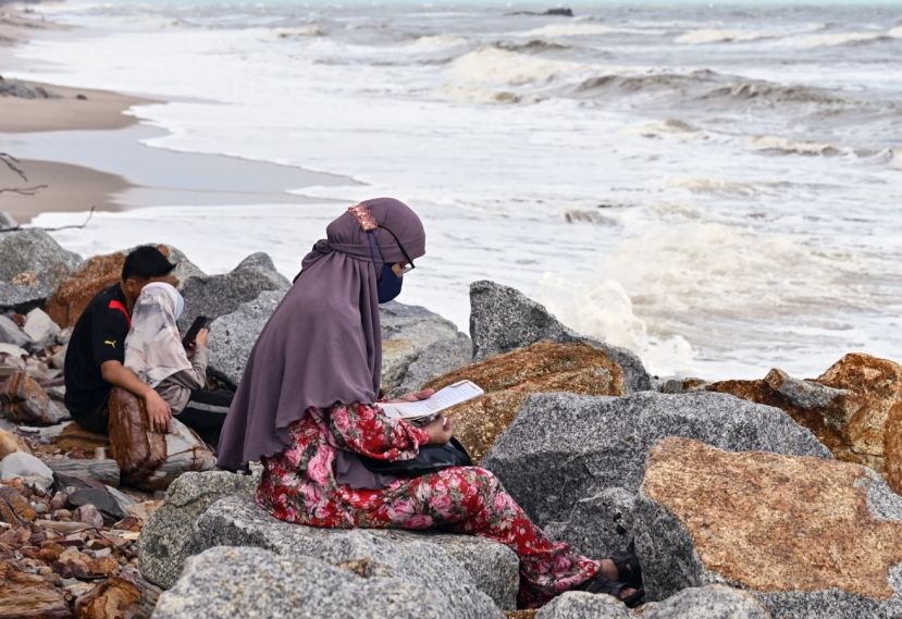 4岁男童海边洗脚　未料遭大浪卷走失踪