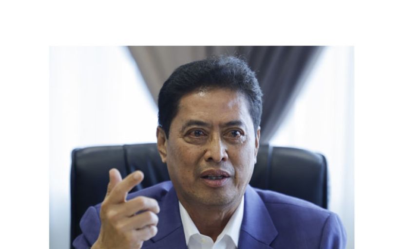 丹斯里阿占巴基。