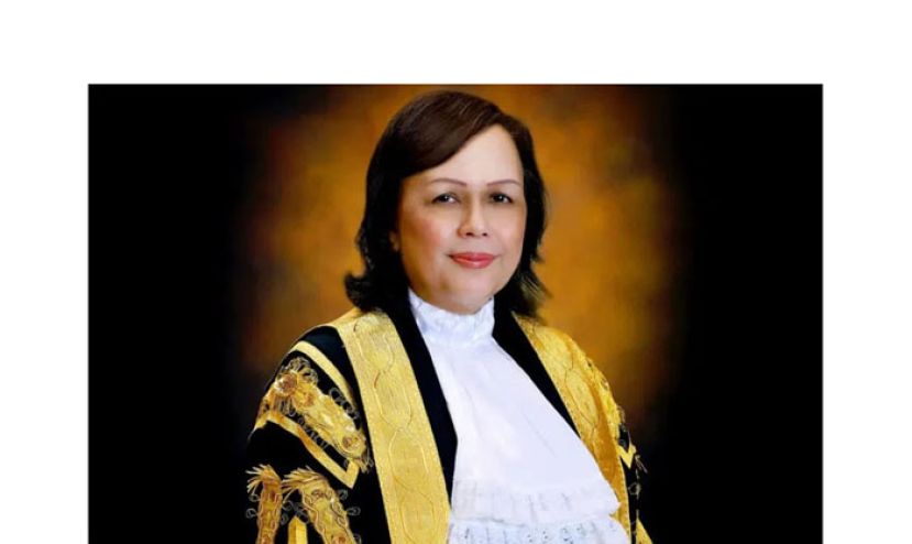 丹斯里哈丝娜。