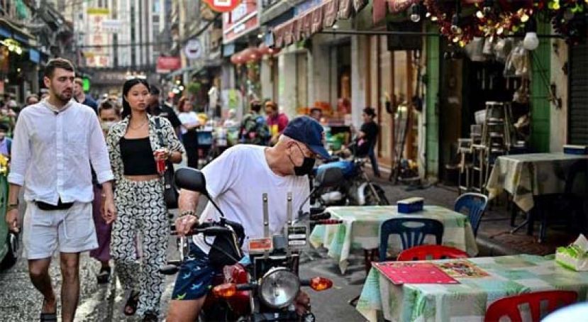 泰提供多语言包括中文报警电话，增强游客安全感。