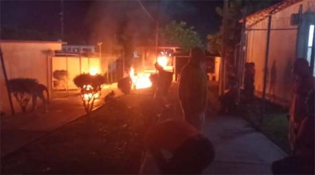 墨西哥东部监狱爆骚乱，囚犯纵火至少7死11伤。