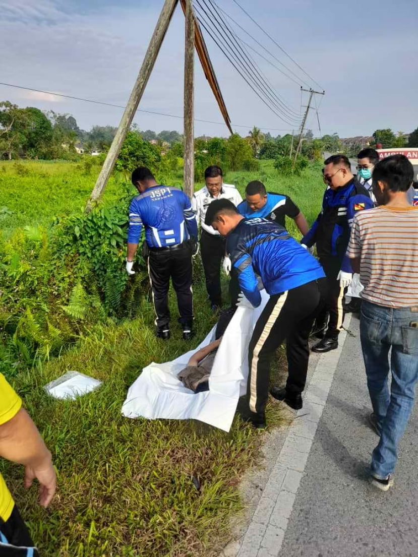 15岁少年骑电单车撞电灯柱当场丧命