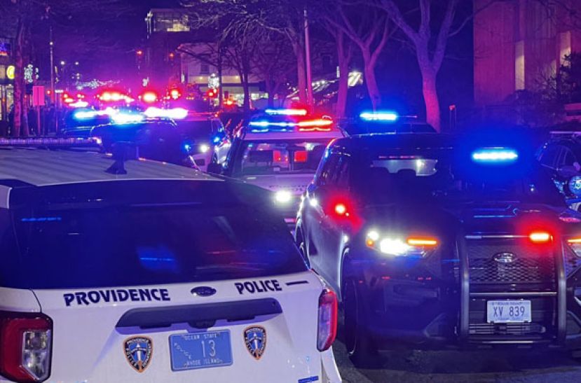 美国布朗大学爆发枪击案。