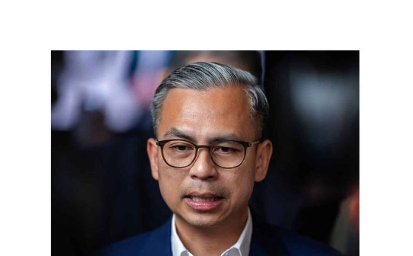 通讯部长法米。