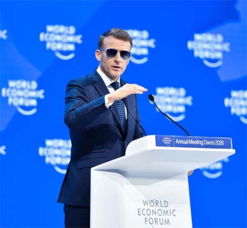  马克龙在达沃斯世界经济论坛上致词。