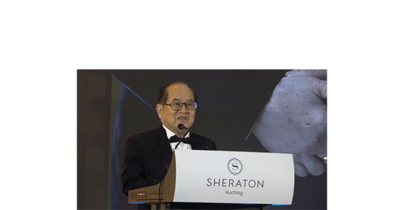 砂副总理拿督阿玛道格拉斯。