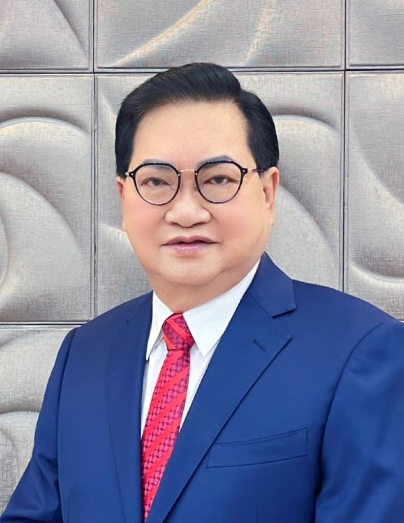 斯木省华总会长兼成邦江中华总商会会长拿督吴标生.