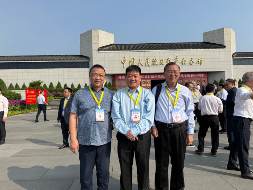 左起拿督蔡文铎、江昌文、张光福。