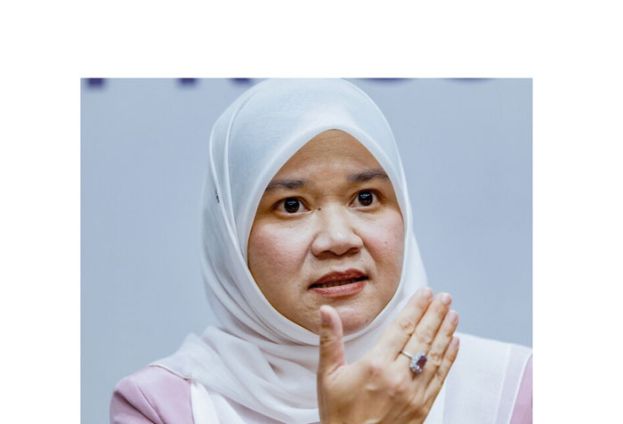 教育部长法丽娜。