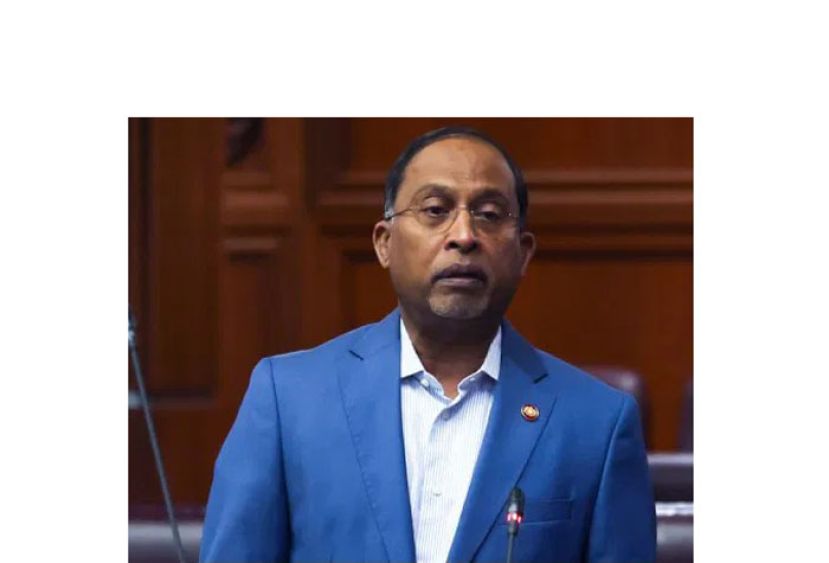 高教部长赞比里。