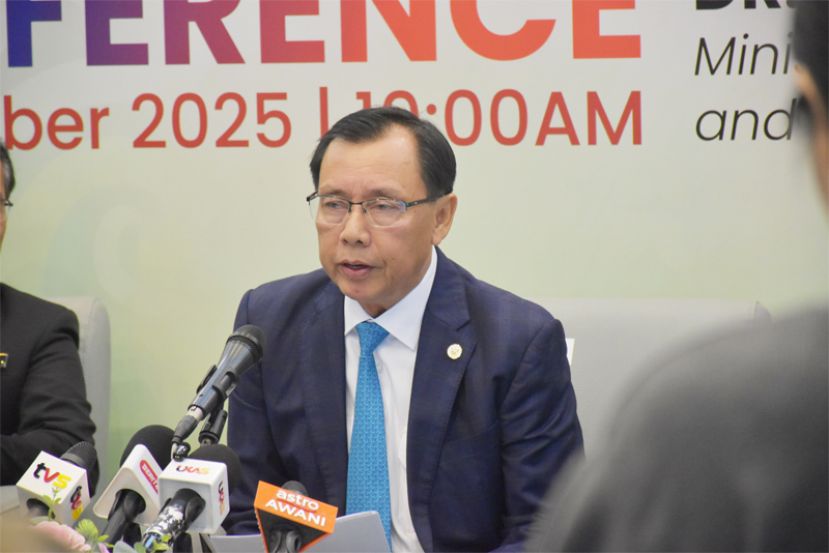 砂拉越食品工业、社区与区域发展部长拿督斯里史蒂芬伦迪。