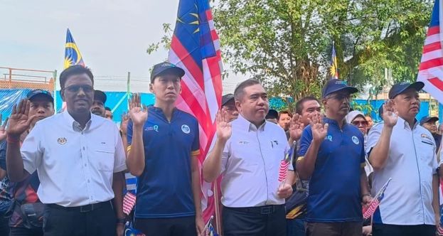 陆兆福：国旗依然是全民共同的象征  国庆日更应成为凝聚团结的时刻