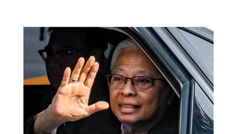 拿督斯里依斯迈沙比里。