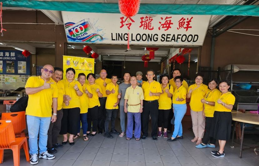 东哥团队流动柜台   为民服务获得赞赏