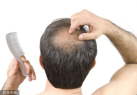 台湾大学的研究团队发现，只要涂抹含天然脂肪酸的精华液，就能在20天内促进毛发再生。