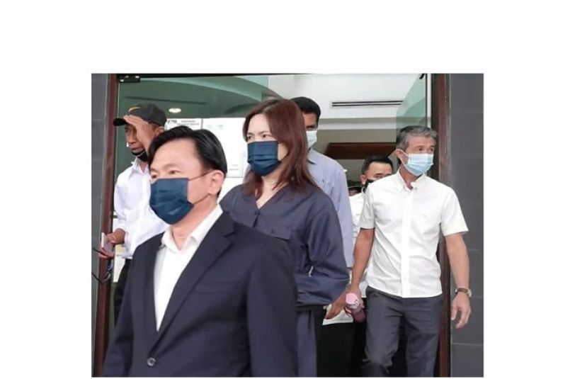 杨祖强被带离法庭时摄。