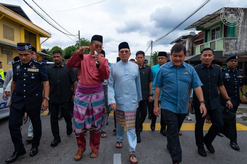 &ldquo;吊桥坍榻迎亲队宾客50人坠河&rdquo; 首相下令拨款立即重建吉赖县拉达烈一座吊桥