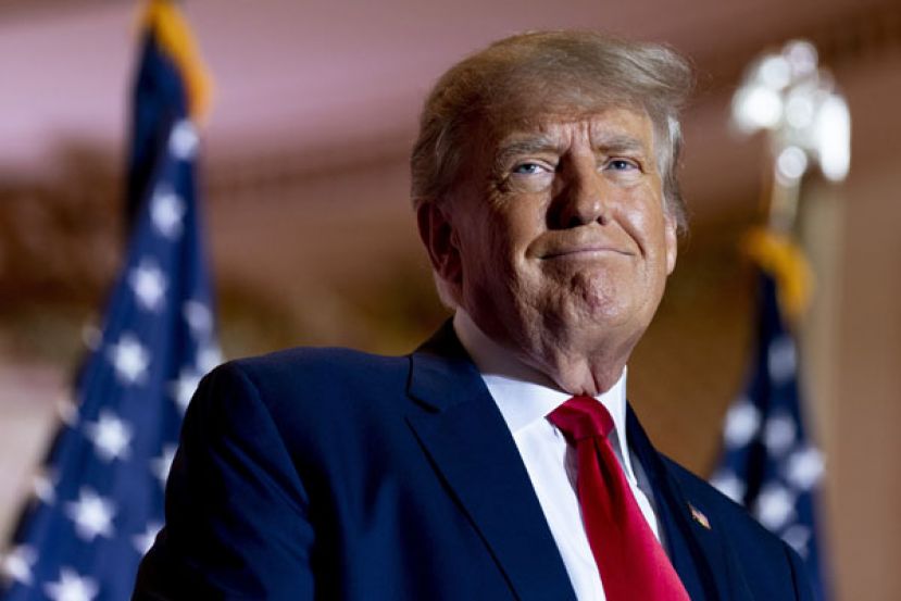许多特朗普支持者认为2020总统大选存在阴谋，爆发暴动闯入国会。