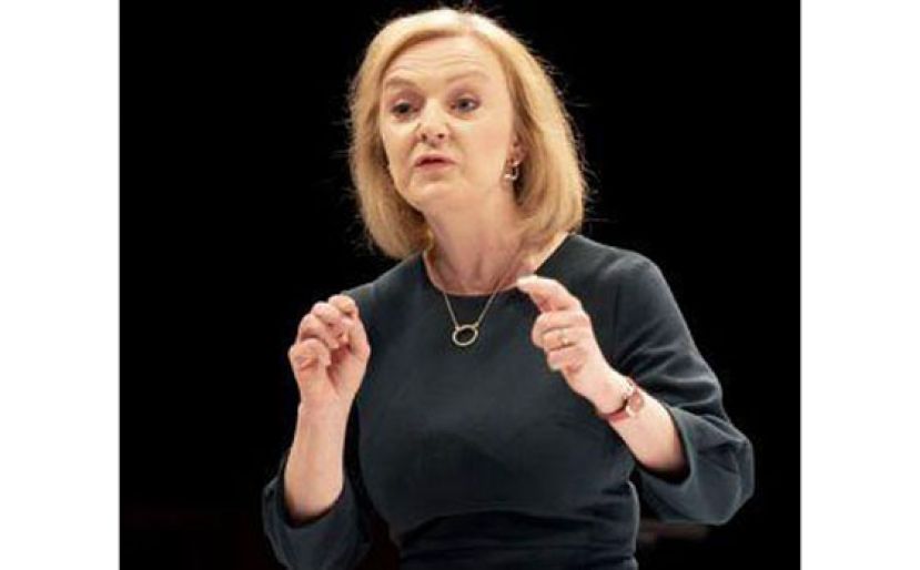 支持率大幅下跌　英首相又与环保组织起激烈冲突